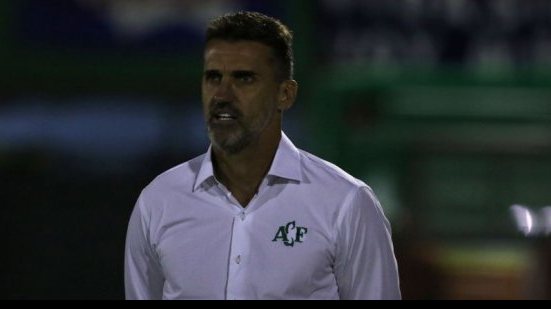 Imagem Chape: após se envolver em confusão, técnico ex-Vitória pede desculpas