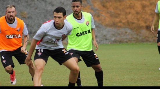 Imagem Sem Caíque, Pineda e Rafaelson, Vitória segue com 21 jogadores para o Rio