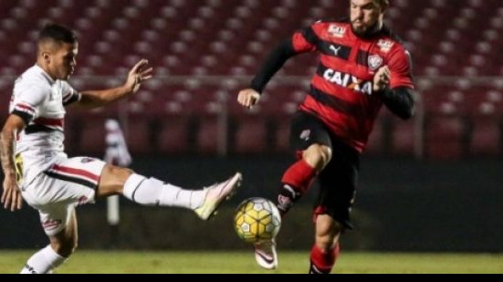 Imagem Vitória encara o São Paulo em busca de recuperação no Brasileiro