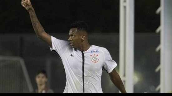 Imagem Corinthians goleia o Vasco e assume liderança do Brasileirão