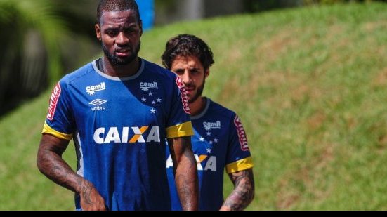 Imagem Mano esconde time, Dedé é vetado do jogo, e jovem zagueiro é opção