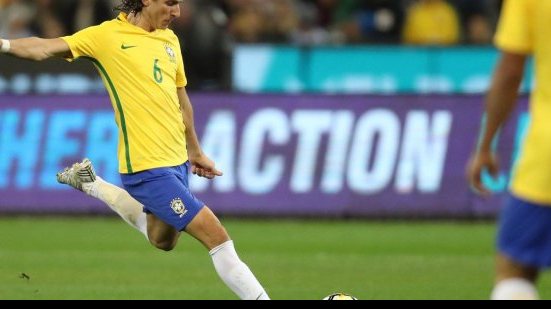 Imagem &quot;Foi muito bom para a gente aprender&quot;, lamenta Filipe Luís após derrota da Seleção 