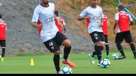 Imagem Com Yago e Soutto, Vitória divulga relacionados para duelo com o Galo
