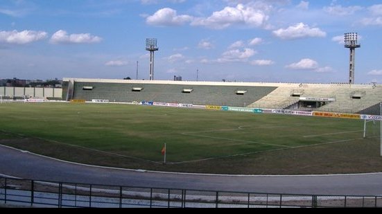 Imagem Radialista baiano tenta suicídio no estádio Amigão