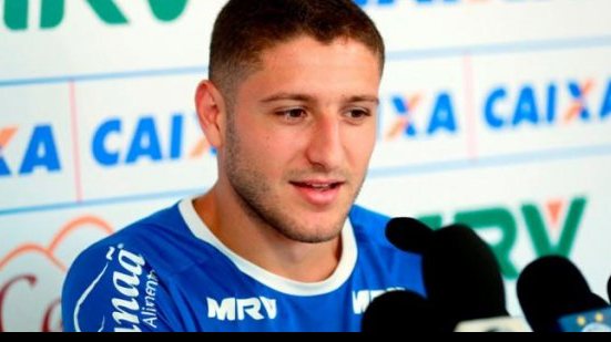 Imagem Jorginho rasga elogios a Zé Rafael: "Extremamente inteligente"