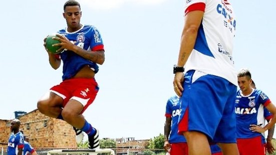 Imagem Sem convencer no Bahia, atacante é sondado por clube da Série B