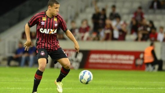 Imagem Atlético-PR vence na abertura da rodada e deixa a zona de rebaixamento da Série A