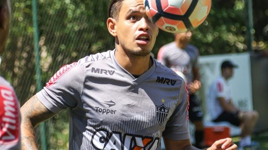 Imagem Carlos Eduardo já realiza exames médicos no Barradão
