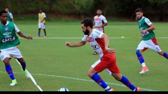 Imagem Edson sente o joelho e vira dúvida para enfrentar o Corinthians