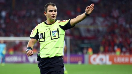 Imagem Atlético-PR x Vitória: Rodrigo Batista Raposo apita a partida