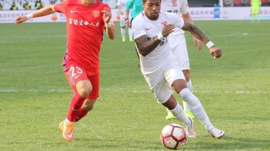 Imagem Sem marcar gols, Marinho não é sequer relacionado para partidas de time chinês