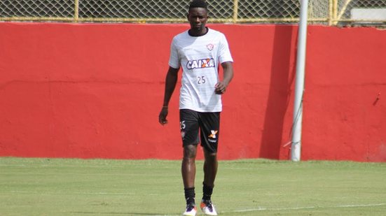 Imagem Focado em clássico com o Bahia no Barradão, Kanu pede recuperação do Vitória na Série A