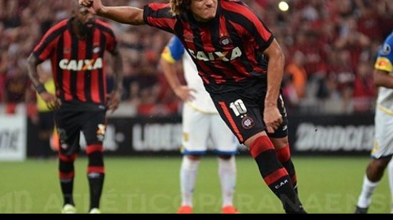 Imagem Afastado no Atlético-PR, meia pode ser o próximo reforço do Vitória