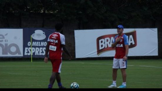 Imagem Com treino fechado, Jorginho testa equipe para o clássico