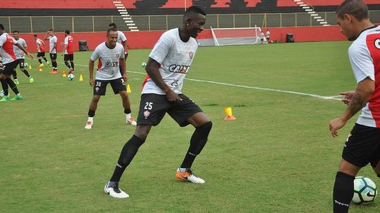 Imagem Com treino de finalização, Vitória encerra preparação para o clássico