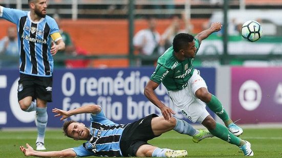 Imagem Palmeiras vence o Grêmio e entra momentaneamente no G-4
