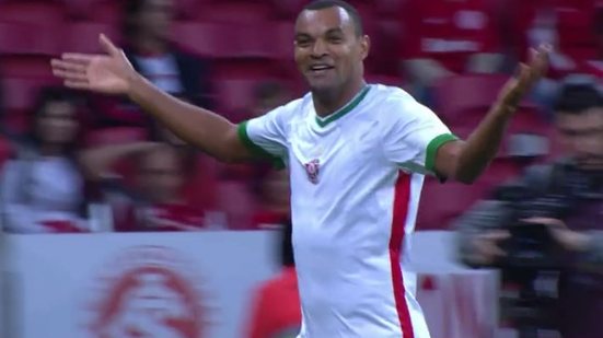Imagem Com gol de ex-Bahia, Inter perde em casa para o Boa Esporte