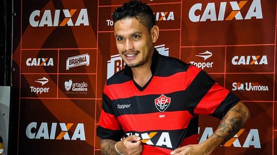 Imagem Carlos Eduardo comemora boa estreia: "Muito feliz"