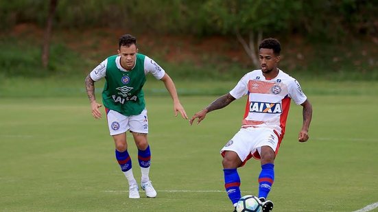 Imagem Lateral do Bahia comemora ponto conquistado contra o Vitória em clássico no Barradão