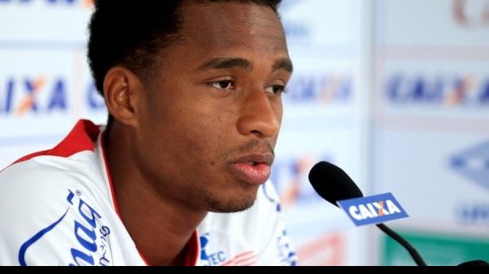 Imagem Matheus Sales destaca pontos fortes do Fluminense e pede atenção ao Bahia