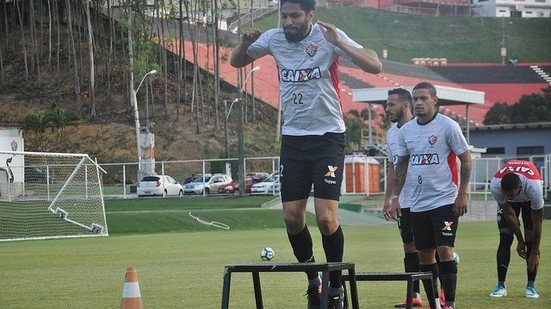 Imagem Gallo comanda treino físico-técnico pensando no jogo de sábado