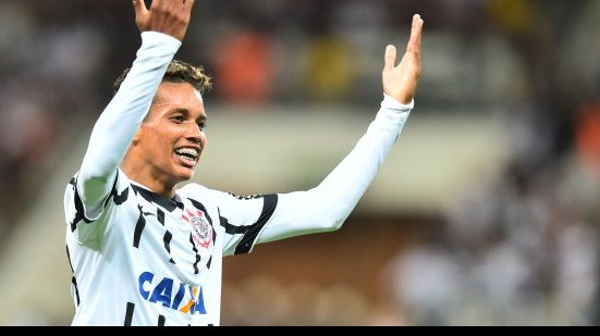 Imagem Joia do Corinthians e cobiçado pelo Barça, meia foi dispensado no Vitória