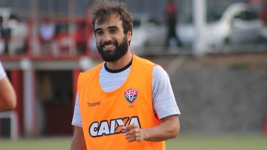 Imagem Meia negocia com time japonês e pode deixar o Vitória