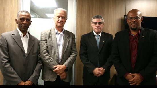 Imagem  Autoridades da arbitragem baiana visitam a CBF