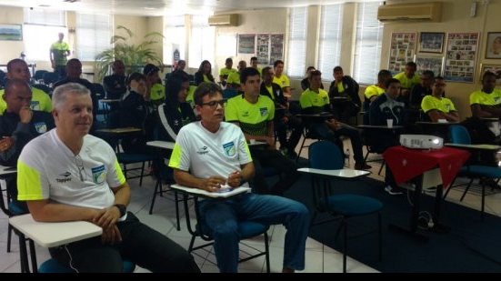 Imagem Árbitros do quadro nacional passam por treinamento da CBF em Salvador