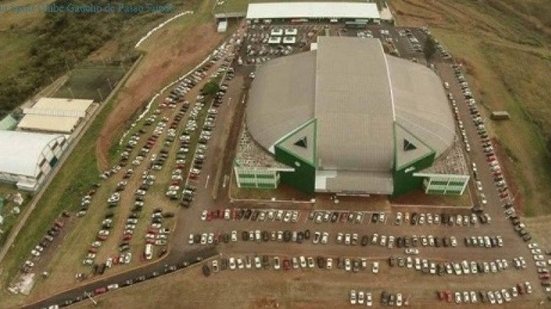 Imagem Jogador demitido após sexo grupal no vestiário diz que foi perdoado pela noiva