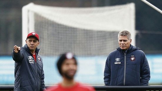 Imagem Saída de Eduardo Baptista resulta em desligamento de Paulo Autuori em cargo no Atlético-PR