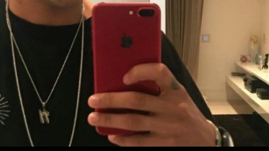 Imagem Após críticas, Neymar apresenta novo corte de cabelo; veja