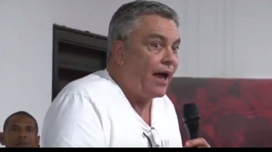 Imagem Conselheiro representa contra Paulo Carneiro: &quot;Mandou todo mundo tomar naquele lugar&quot;