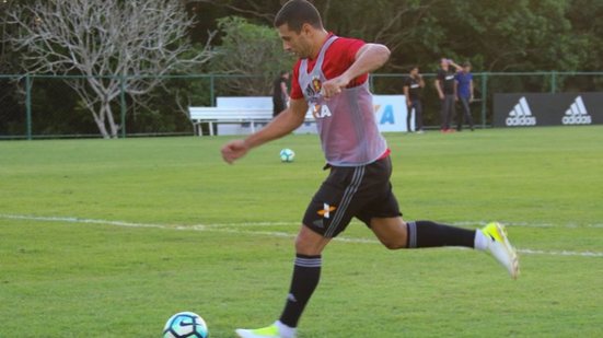 Imagem Após polêmica envolvendo Palmeiras, empresário confirma volta de Diego Souza ao Sport