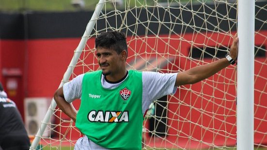 Imagem Com lesão na coxa, Ramon está fora do próximo jogo; Renê Santos joga