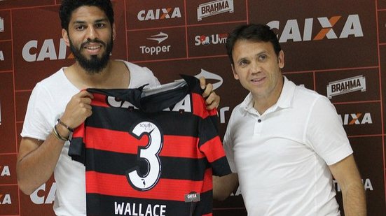 Imagem Wallace aparece no BID, está regularizado e enfrenta o Palmeiras
