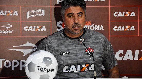 Imagem "Nós fizemos um grande jogo", diz Alexandre Gallo após derrota