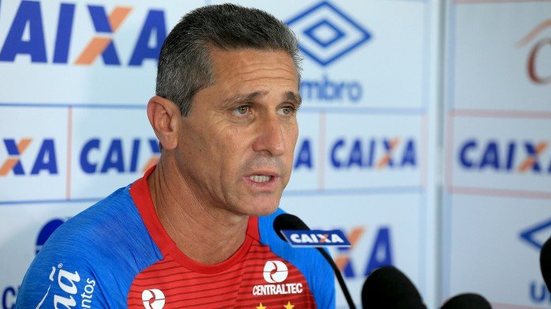 Imagem Jorginho lamenta empate dentro de casa: &quot;Precisávamos dessa vitória hoje&quot;