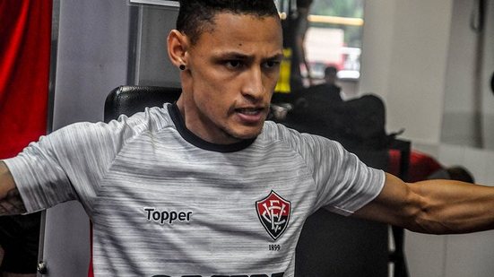 Imagem Neilton fica &quot;bem frustrado&quot; após nova derrota do Vitória