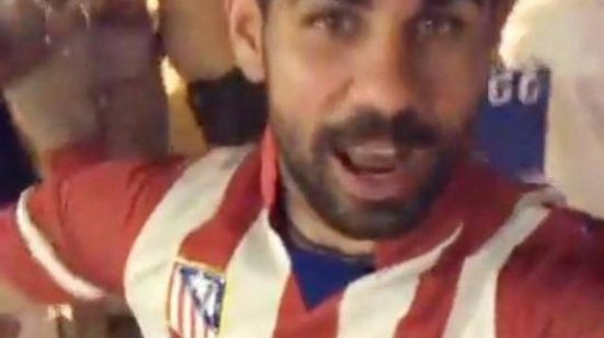 Imagem Com camisa do Atletico de Madri, Diego Costa manda recado para técnico do Chelsea