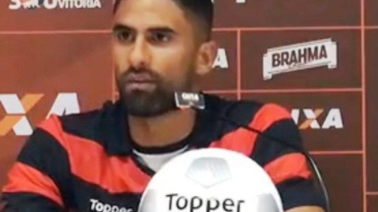 Imagem Apresentado pelo Vitória, atacante colombiano se diz pronto para estrear pelo rubro-negro