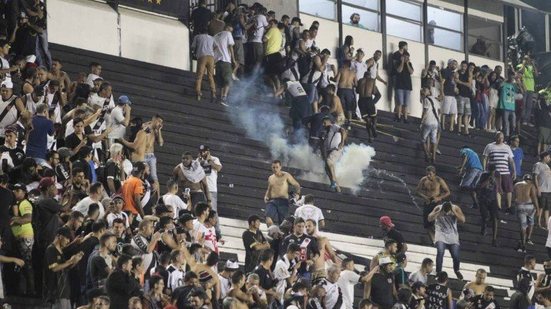 Imagem Após jogo sem torcida, Vasco perde seis mandos de campo por conta de brigas em São Januário
