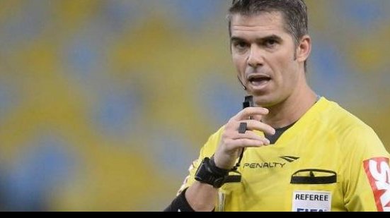 Imagem Árbitro da Federação Pernambucana apita Vitória x Grêmio