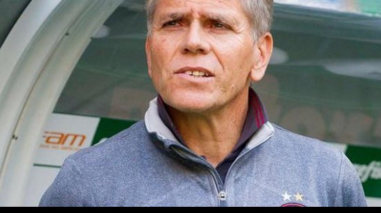Imagem Dez dias após pedir demissão, Paulo Autuori retorna ao Atlético-PR