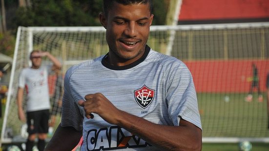 Imagem Com estreias, Vitória encara o Grêmio para retomar a confiança no Brasileirão