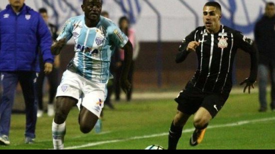 Imagem Corinthians empata com o Avaí e segue na liderança