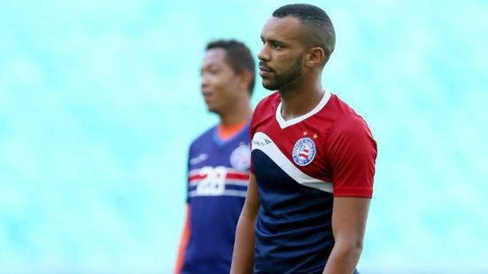 Imagem Crias da base tricolor, zagueiro e atacante rompem contrato com o Bahia