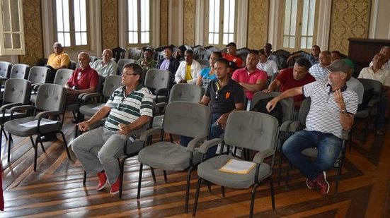 Imagem Bomba: Federação Bahiana de Futebol suspende árbitros ilheenses