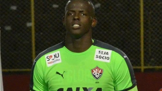 Imagem Caique admite erro contra a Chape e diz que momento pede fé: Torcida não merece