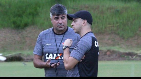 Imagem Vitória dispensa auxiliar e preparador físico contratados por Pet